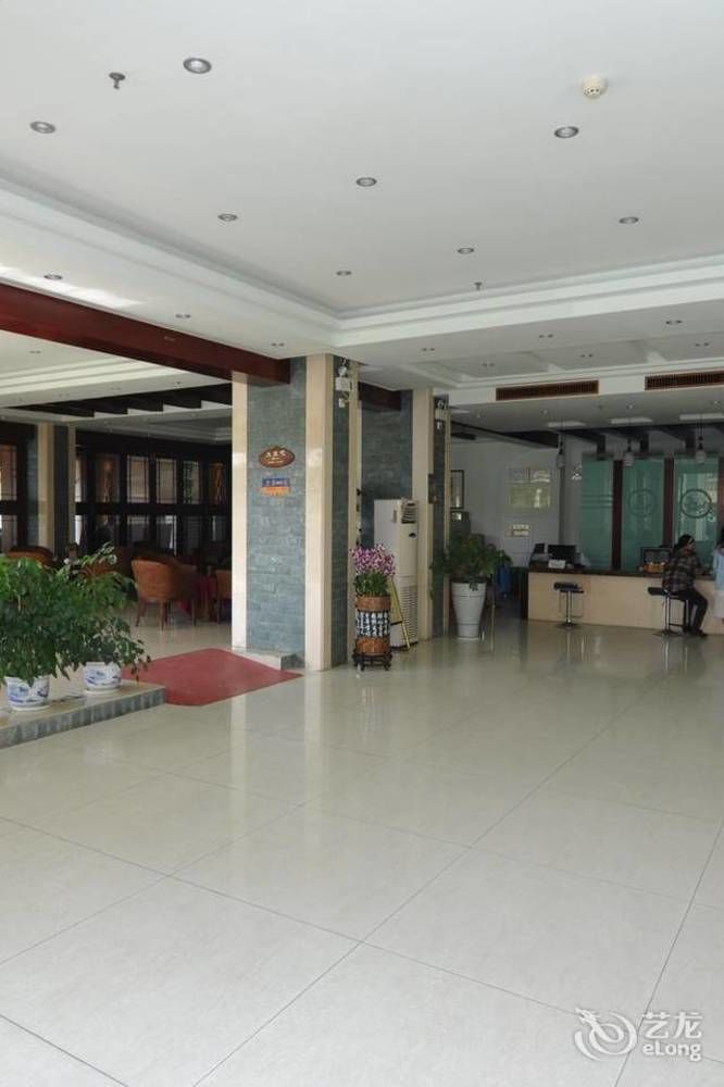 Sanya Jingwei Hotel - סניה מראה חיצוני תמונה